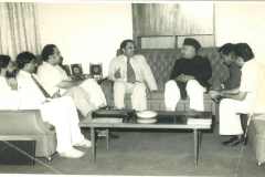 Receiving a Sindhi delegation led by the Hyderabad mayor to protest the riots sparked by the Moradabad Eidgah firing Karachi, 1980